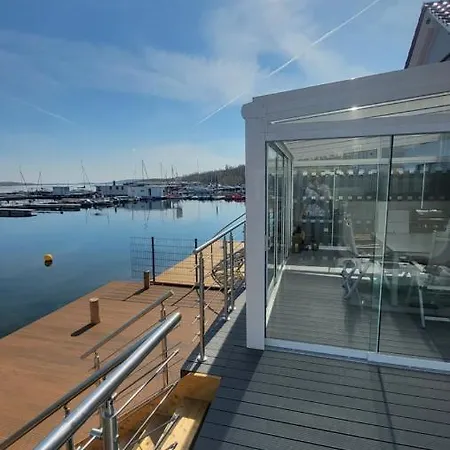 Seehaus Pippa Mit Sauna And Whirlpool Direkt Am