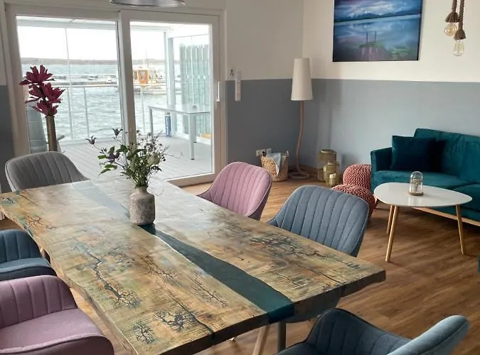 Seehaus Pippa Mit Sauna And Whirlpool Direkt Am Nyaraló *