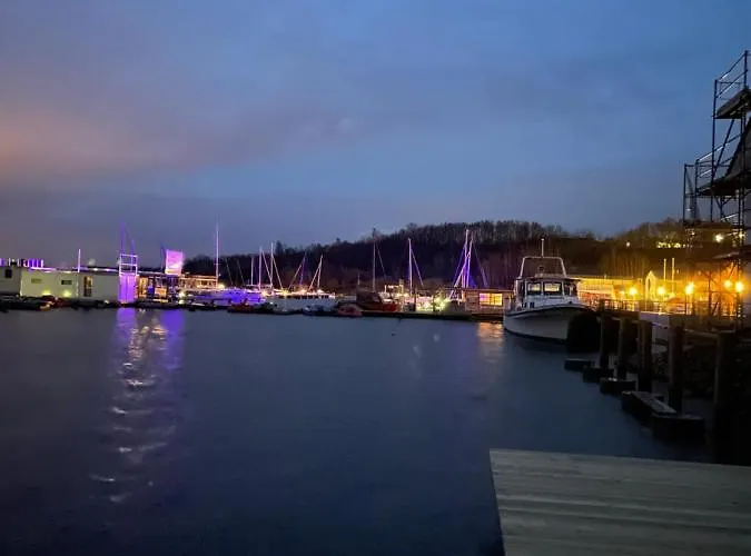 Seehaus Pippa Mit Sauna And Whirlpool Direkt Am Nyaraló Mücheln