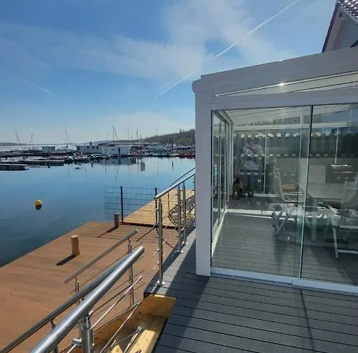 Seehaus Pippa Mit Sauna And Whirlpool Direkt Am